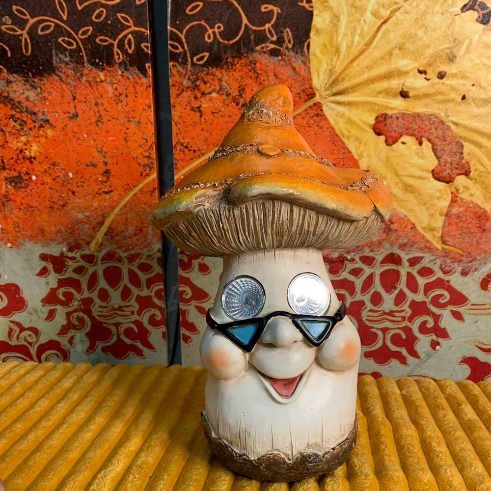 Mushroom Lawn ornament Solar powered